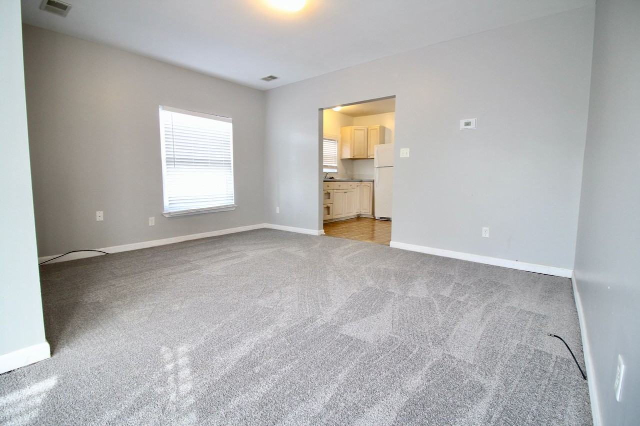 2047 S Parent Ave - Photo 7 of 15