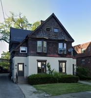 featured image of 450 W 9th St