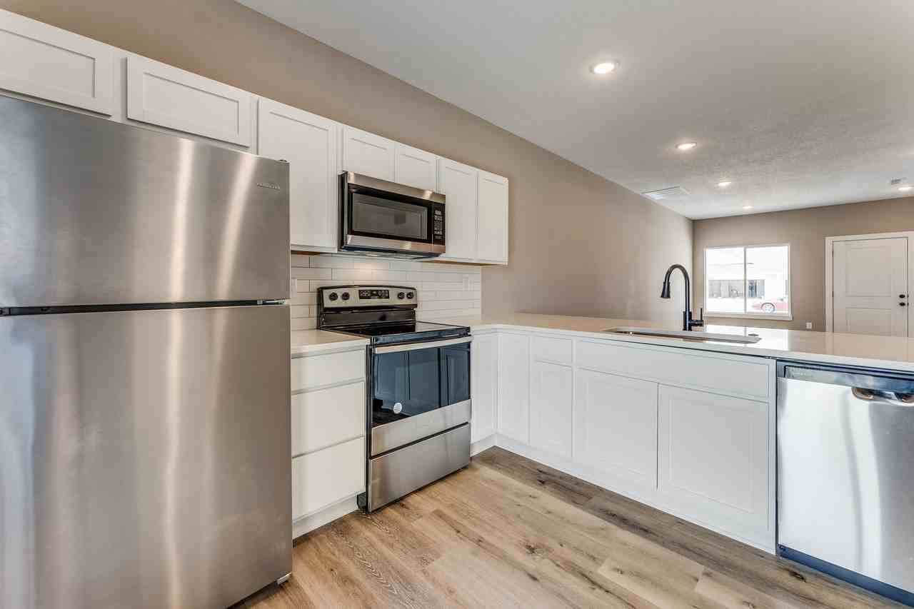 4424 N Sandplum St - Photo 5 of 11