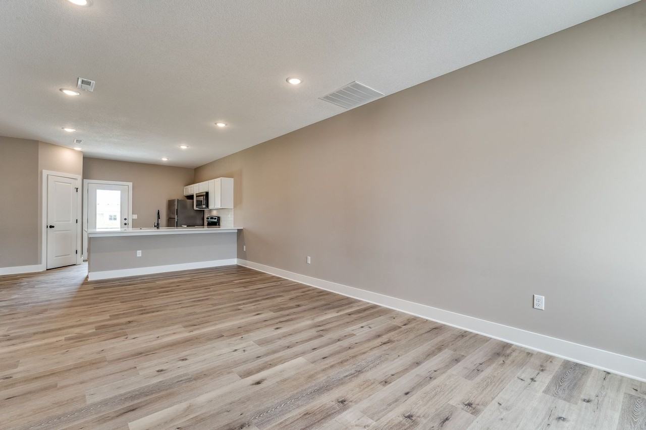 4424 N Sandplum St - Photo 3 of 11