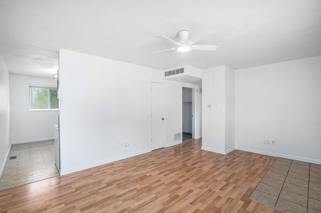 1001 Arrowhead Rdg - Photo 3 of 13