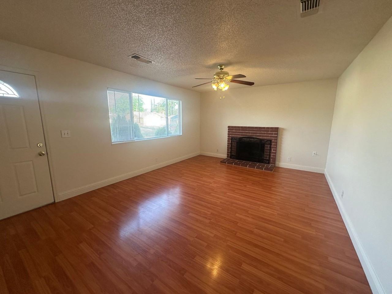 3451 Jupiter Dr - Photo 3 of 21