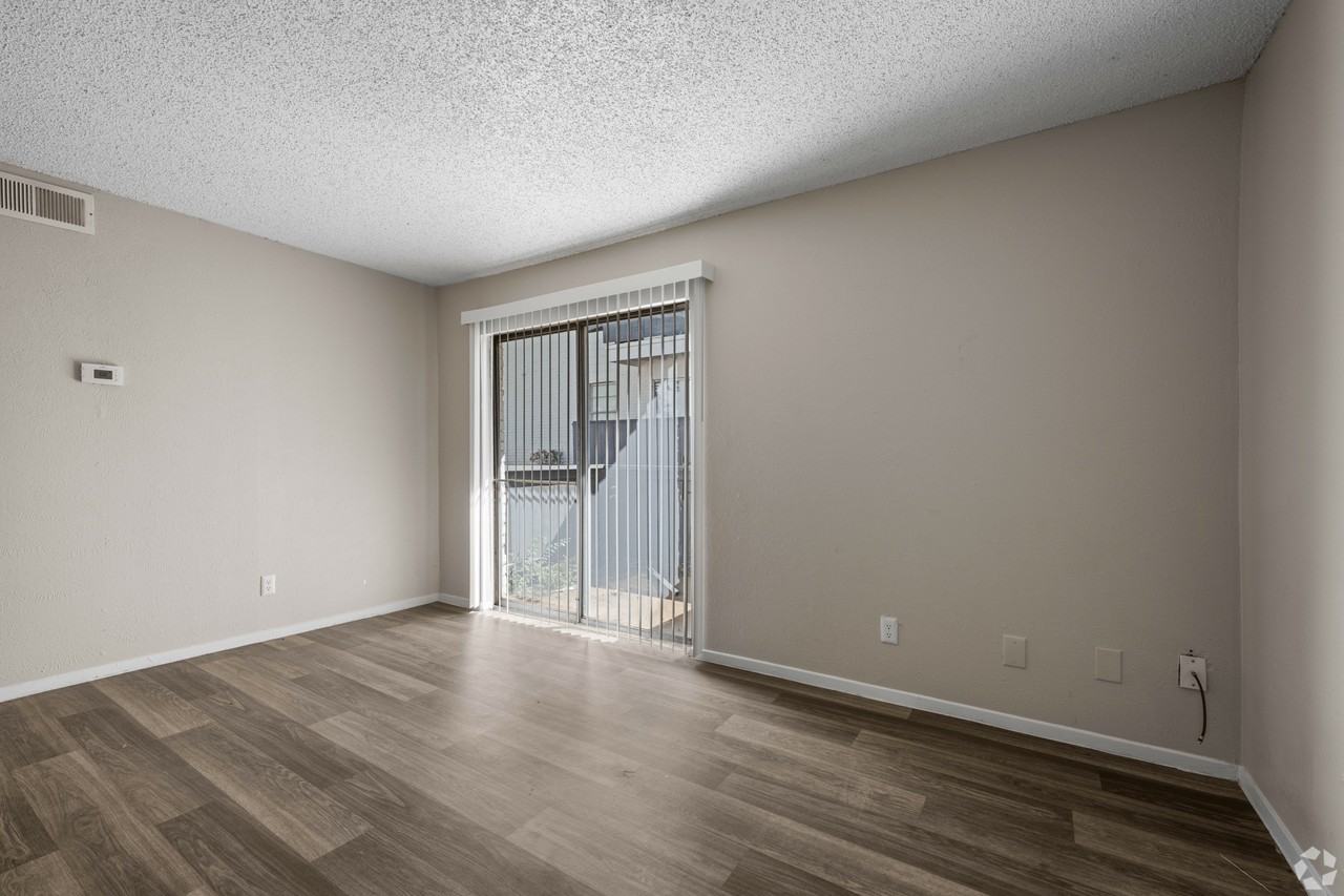 Caden - Photo 4 of 13