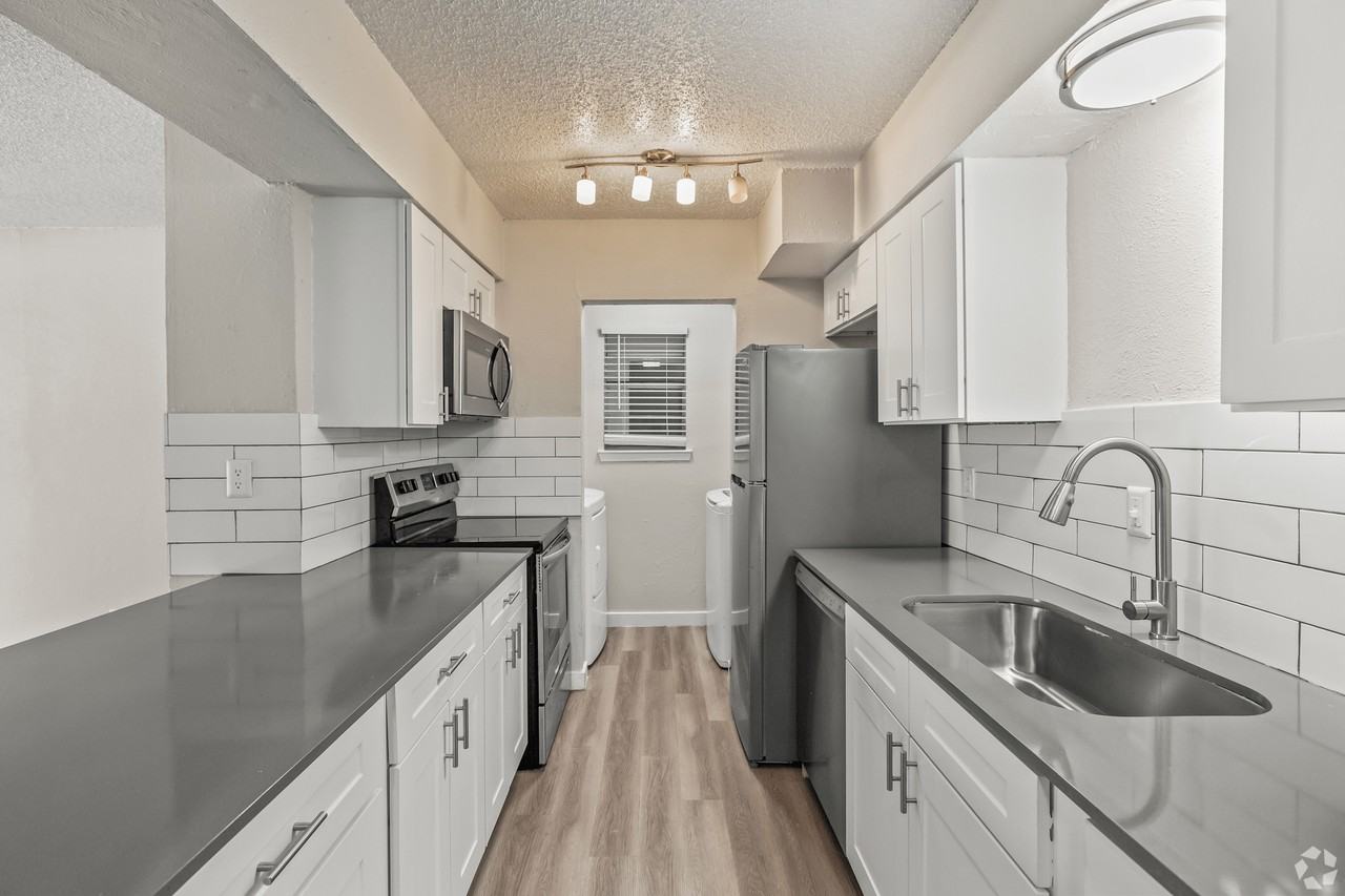 Caden - Photo 7 of 13