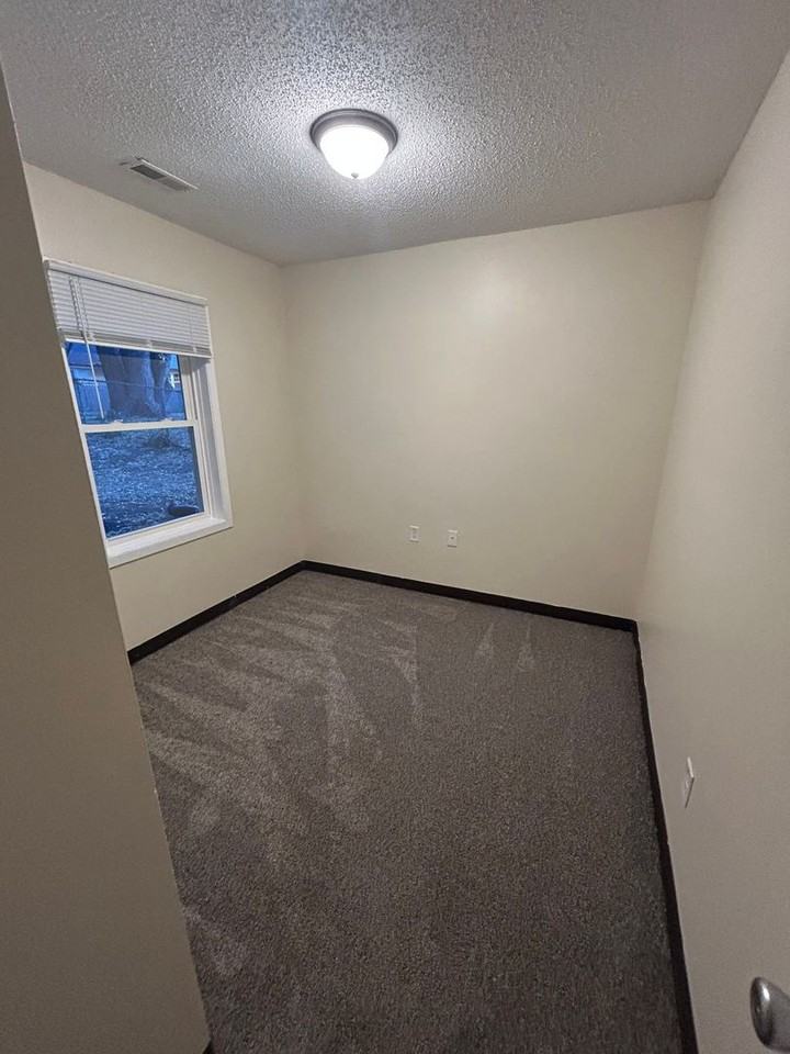 4156 Hull Ave - Photo 3 of 6