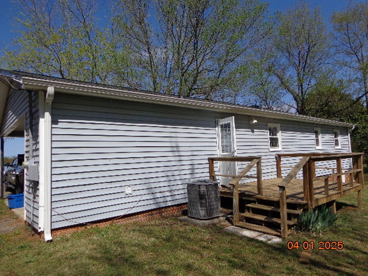 287 Little Wilkesboro Rd - Photo 2 of 11
