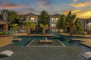 featured image of 715 West Slaughter Lane