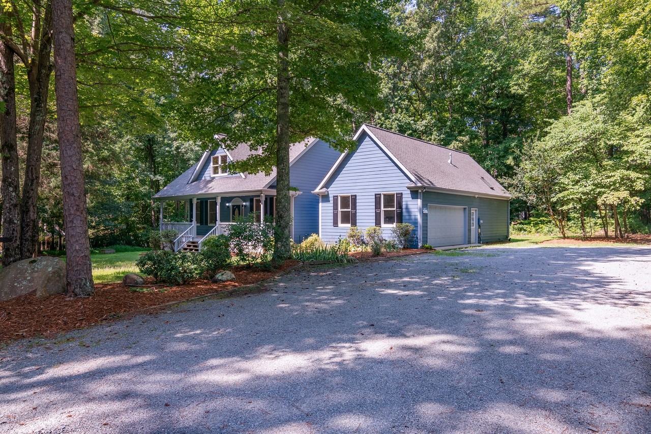 10 Sourwood Ln - Photo 3 of 30