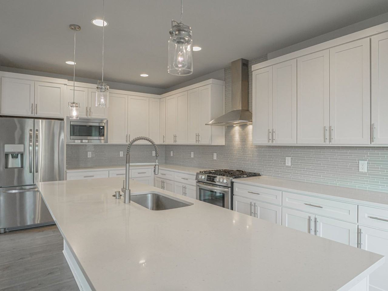 4516 44th St Ne - Photo 3 of 23