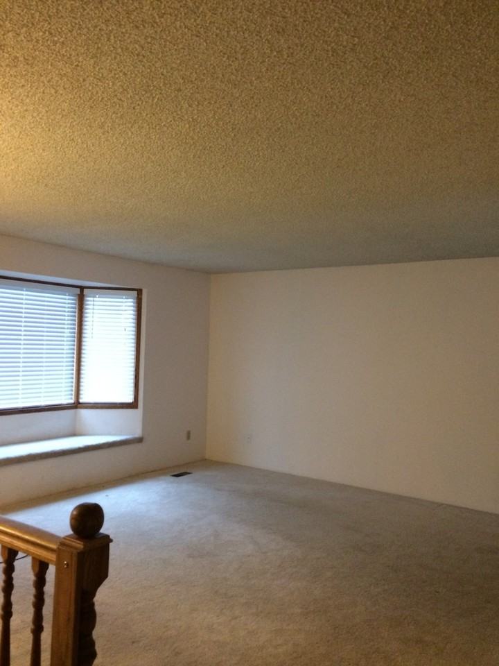 1810 Nw Hall Dr - Photo 3 of 21