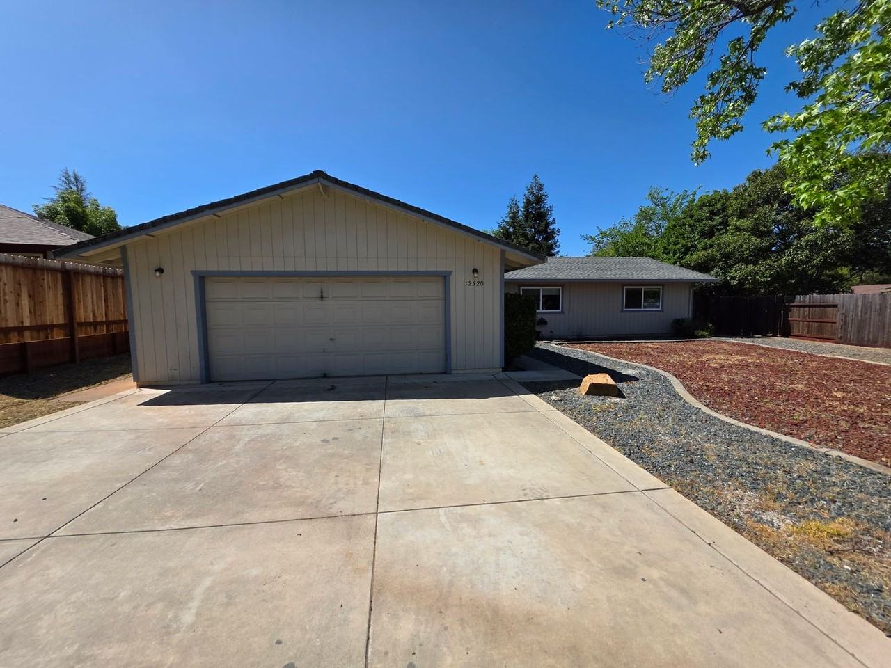 12320 Krista Ln - Photo 3 of 36