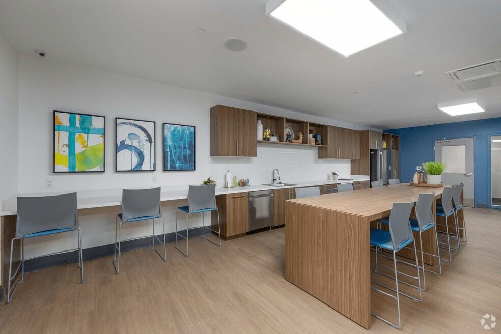 Canopy at Powell Apartments - Photo 3 of 37