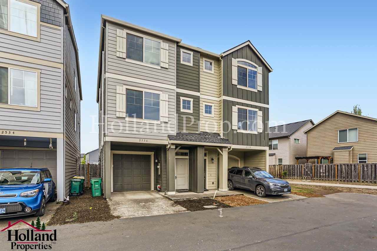 2536 Carson Loop - Photo 2 of 29