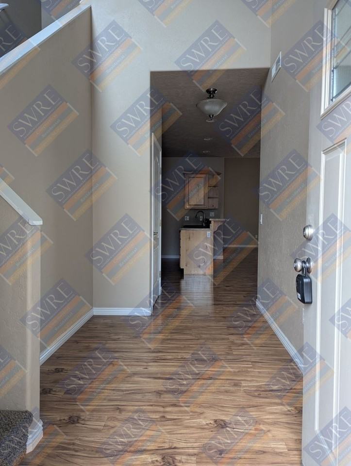 3913 Goshawk Dr - Photo 2 of 15