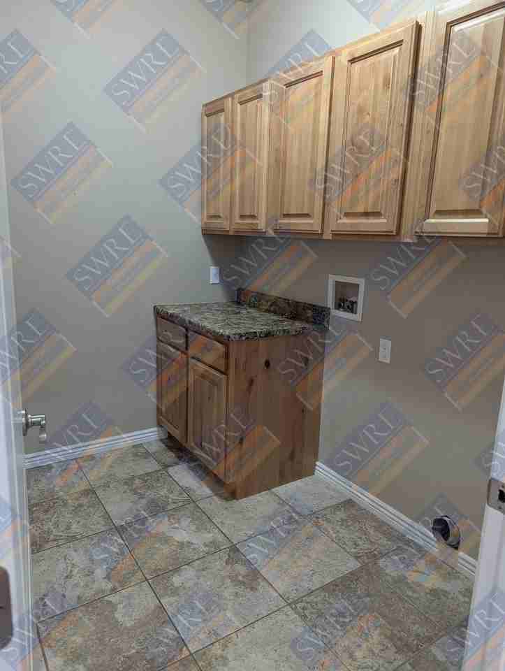 3913 Goshawk Dr - Photo 7 of 15