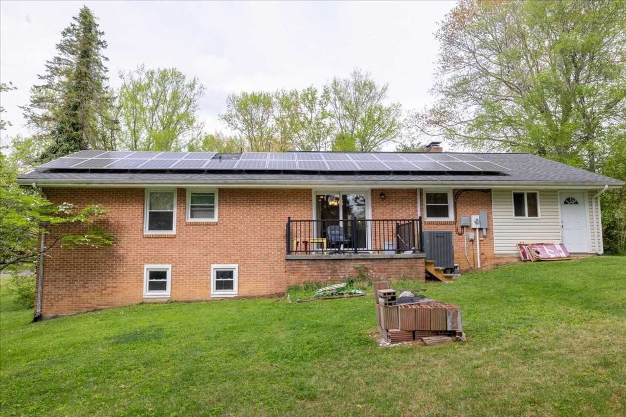 701 Elizabeth Dr - Photo 3 of 23