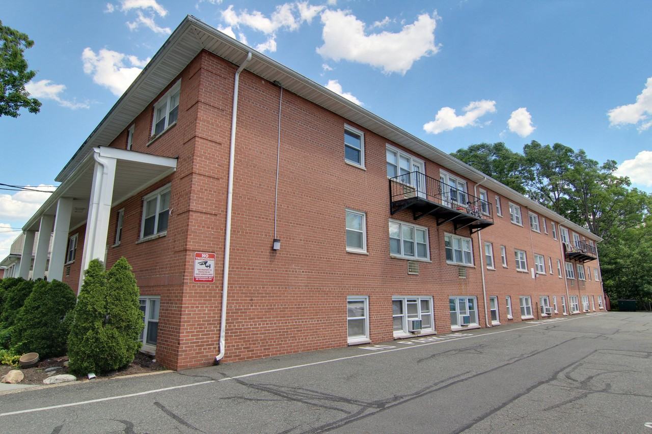 BRIAR LANE APARTMENTS - Photo 3 of 50