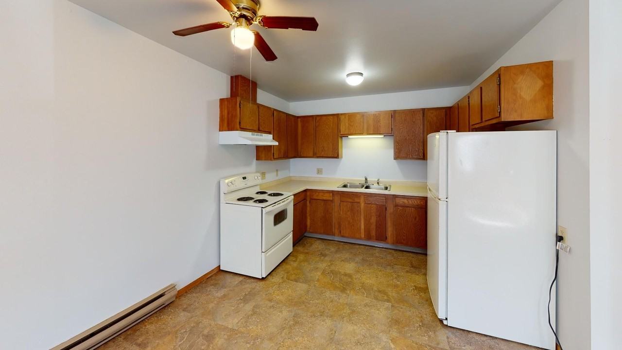 Ravenswood Apartments - Photo 2 of 4