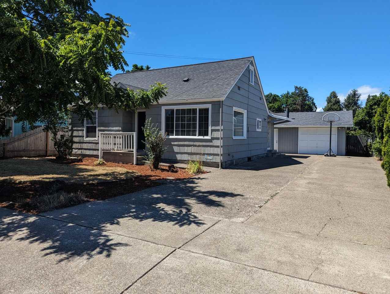 216 S 52nd Pl - Photo 3 of 26