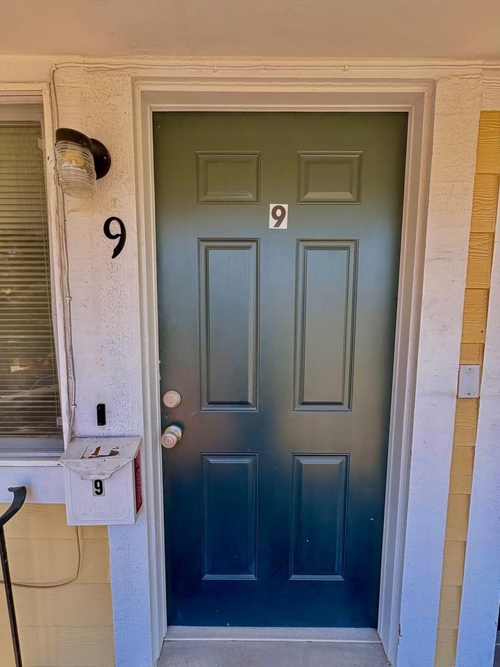 516 SE 52nd Ave - Photo 2 of 10