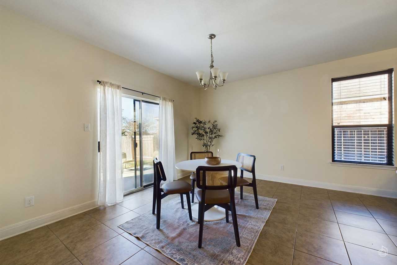 12013 Oaklynn Ct - Photo 5 of 19