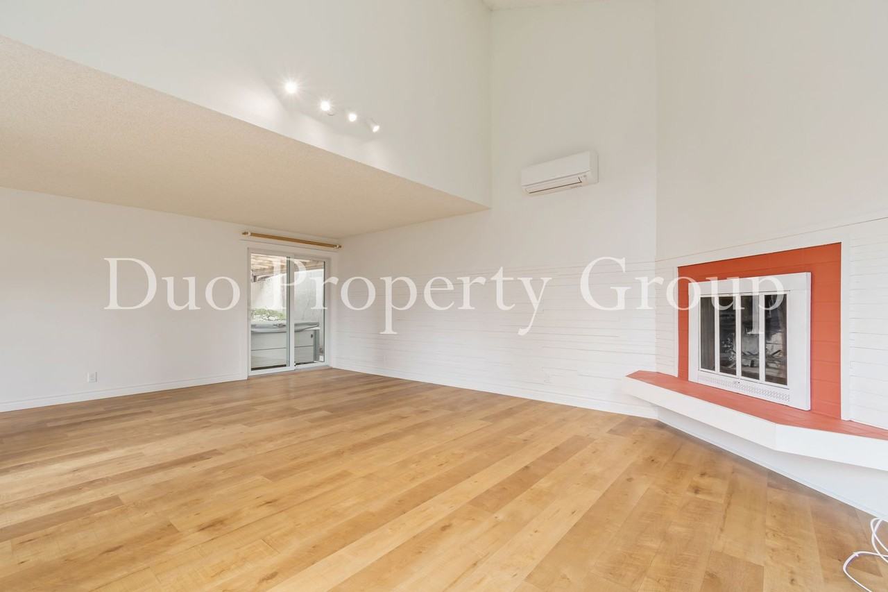 2286 Corinthian Ct - Photo 5 of 36