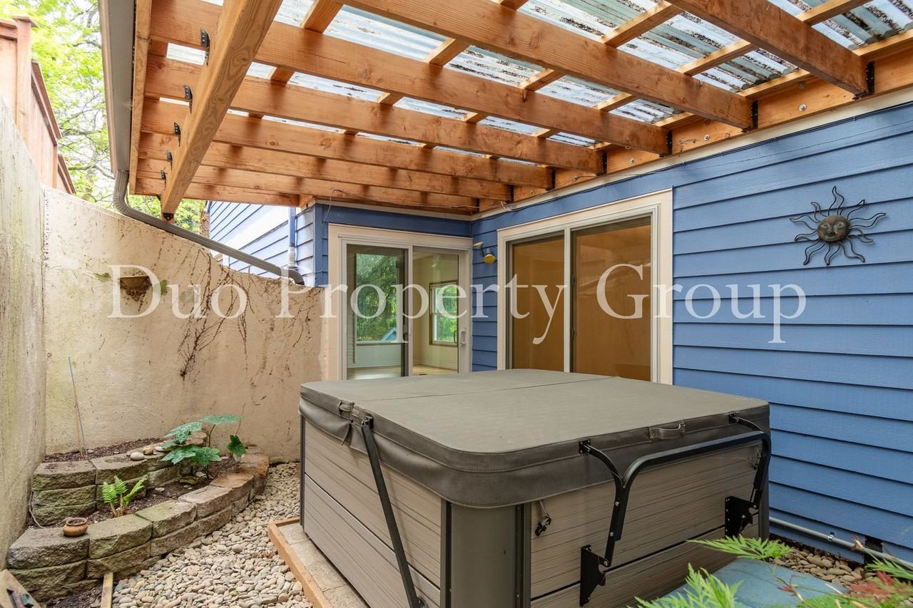 2286 Corinthian Ct - Photo 7 of 36