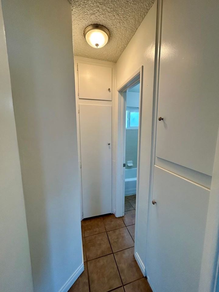 4444 Menlo Ave #4 - Photo 5 of 7
