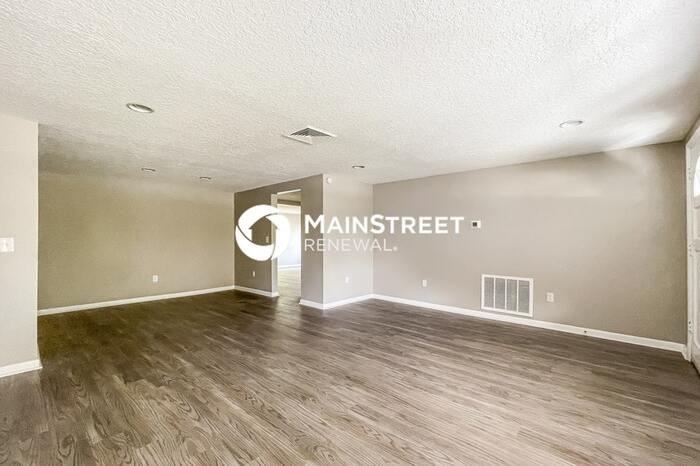 7715 Cumber Dr - Photo 3 of 16