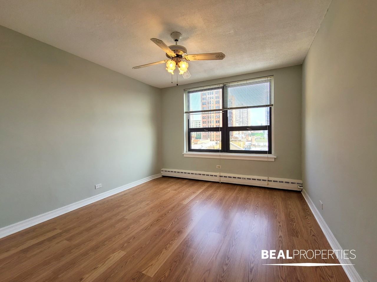 445 W Wellington Ave #06D