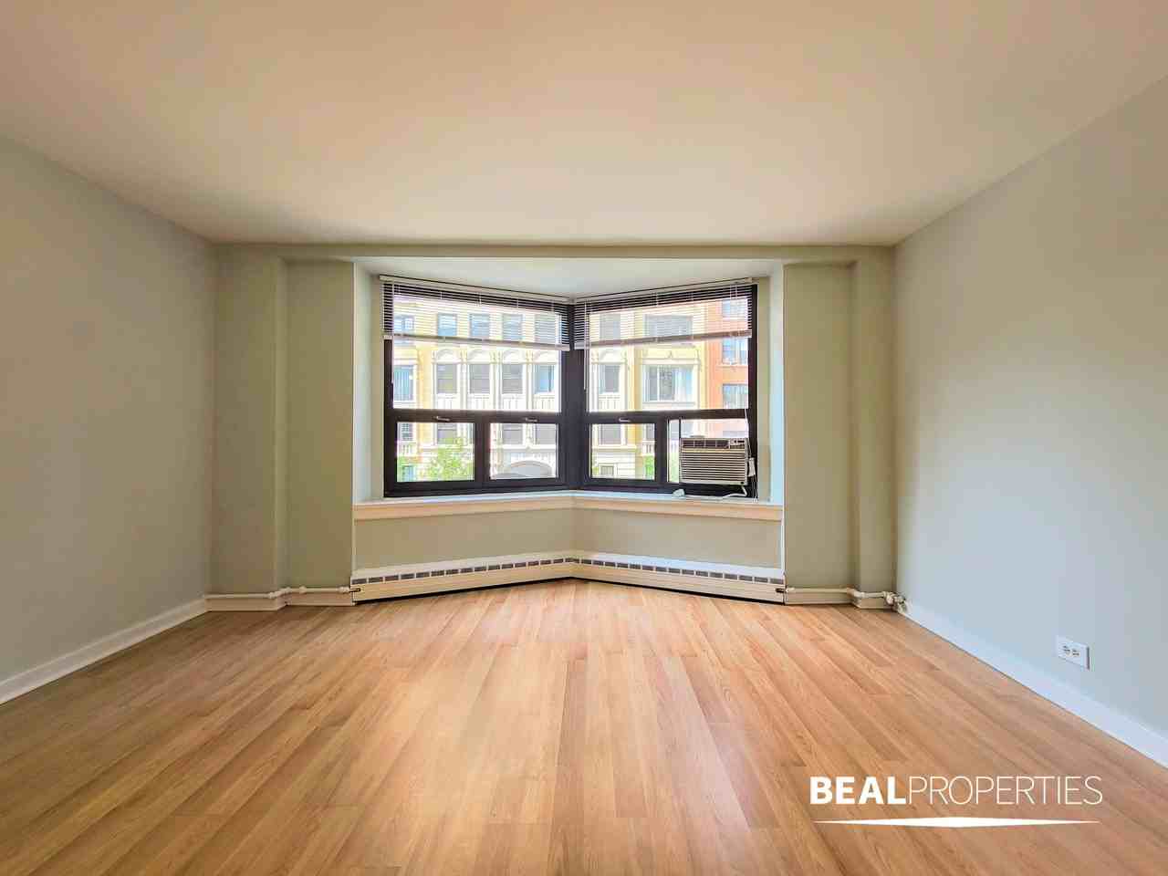 445 West Wellington Avenue #2A