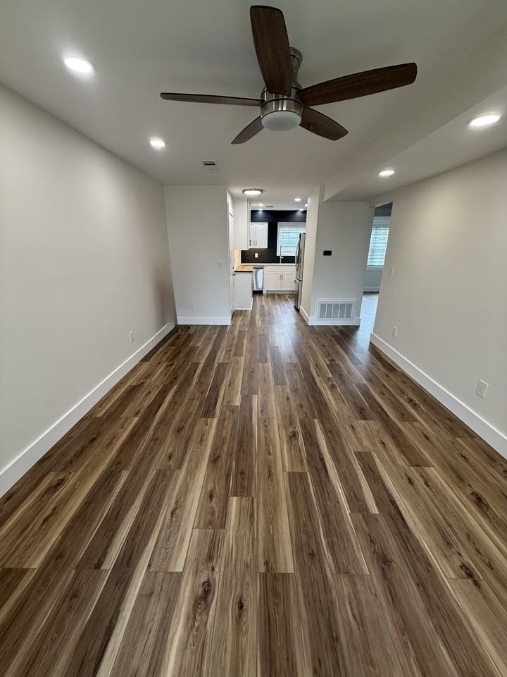 806 N Jackson St #NA - Photo 3 of 11