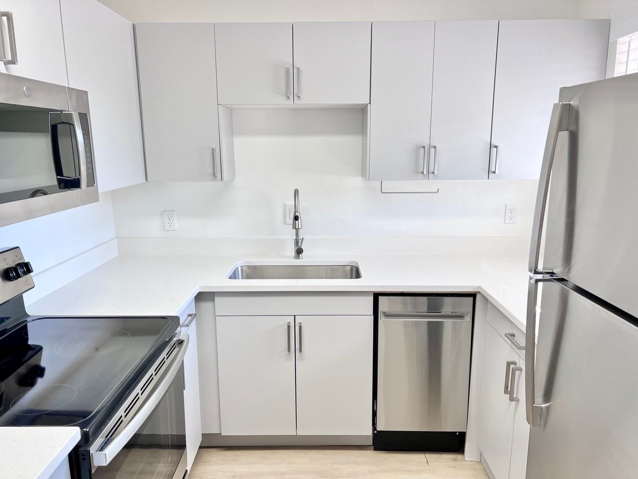 2025 E Turney Ave #4W - Photo 5 of 34