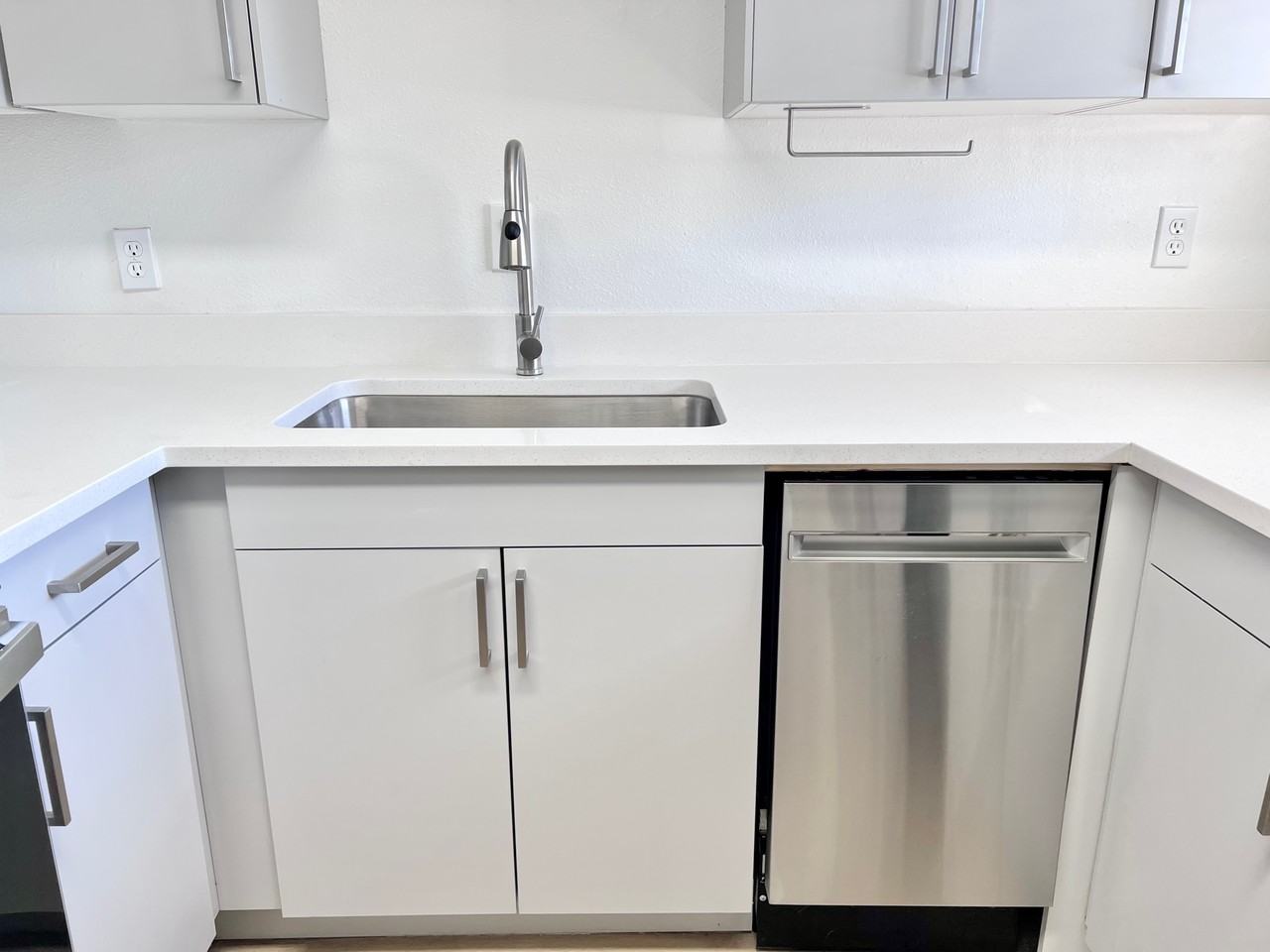 2025 E Turney Ave #4W - Photo 7 of 34