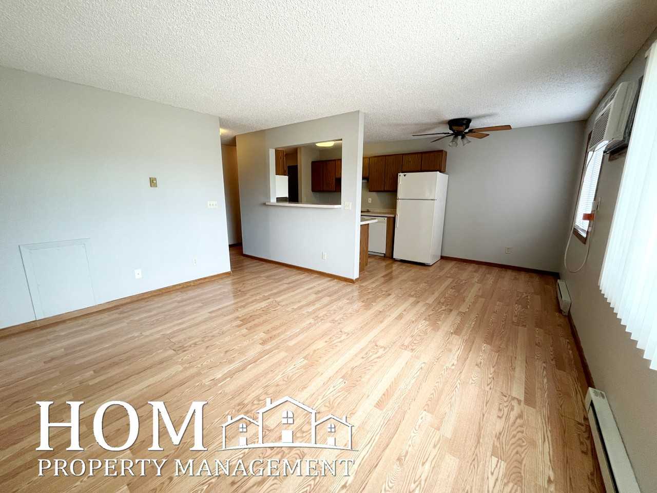 121 W Lind St #2 - Photo 4 of 10