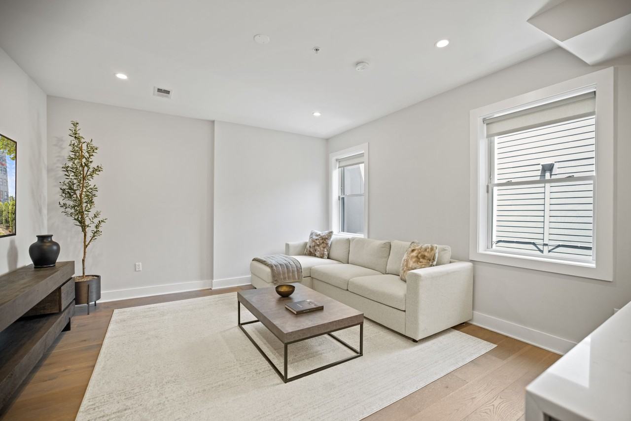 1720 New Jersey Ave Nw #402 - Photo 3 of 16