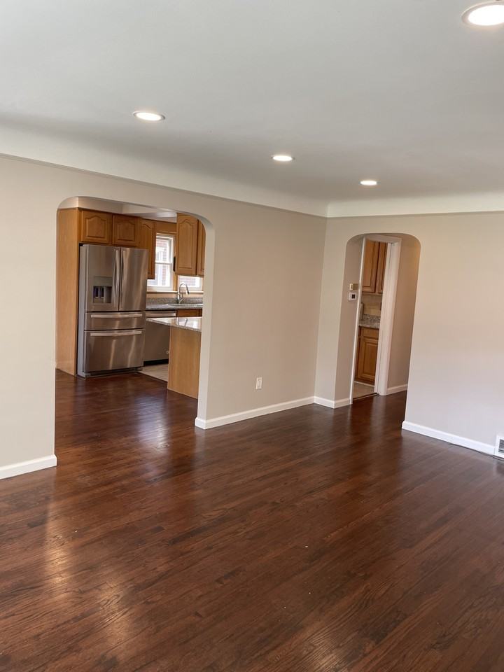 1619 N Silvery Ln #NA - Photo 2 of 15
