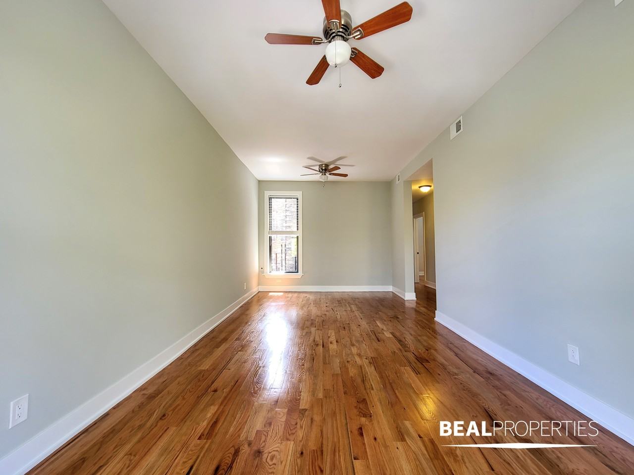 635 W Oakdale Ave #3-3 - Photo 4 of 12