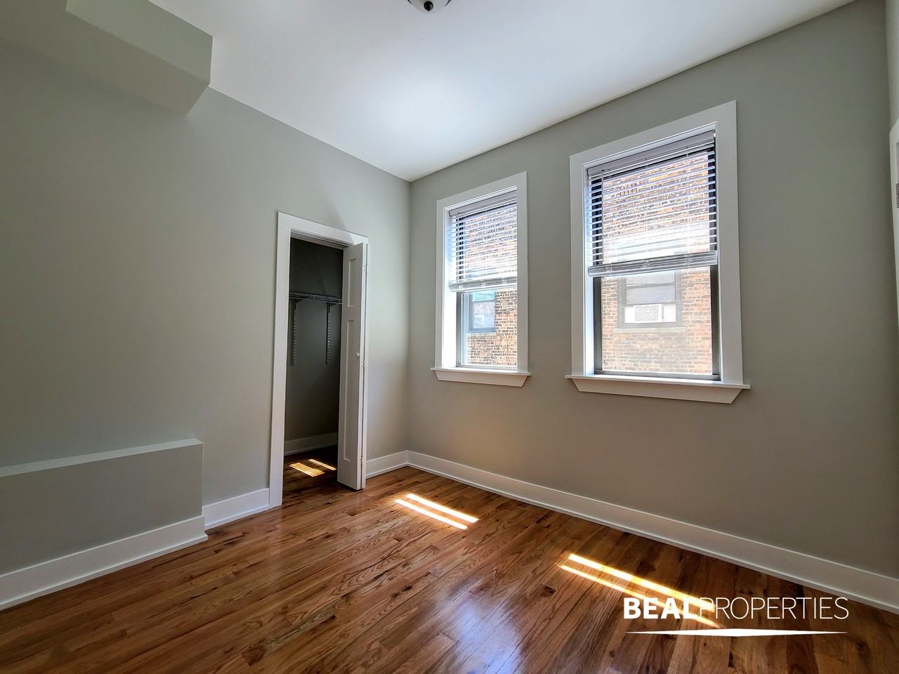 635 W Oakdale Ave #3-3 - Photo 7 of 12