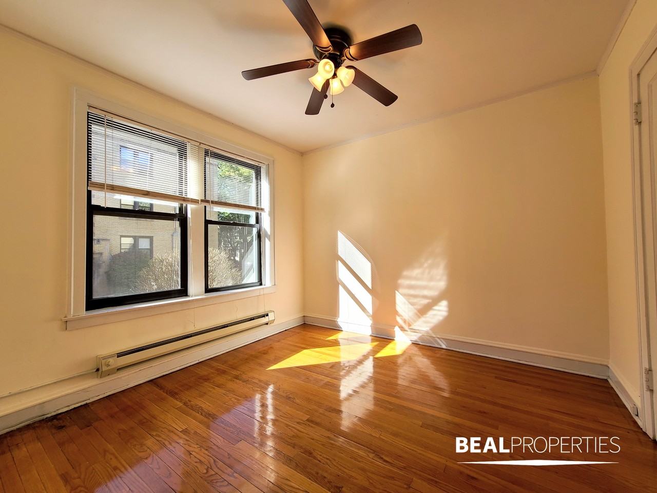 1125 W Oakdale Ave #1B1 - Photo 2 of 12