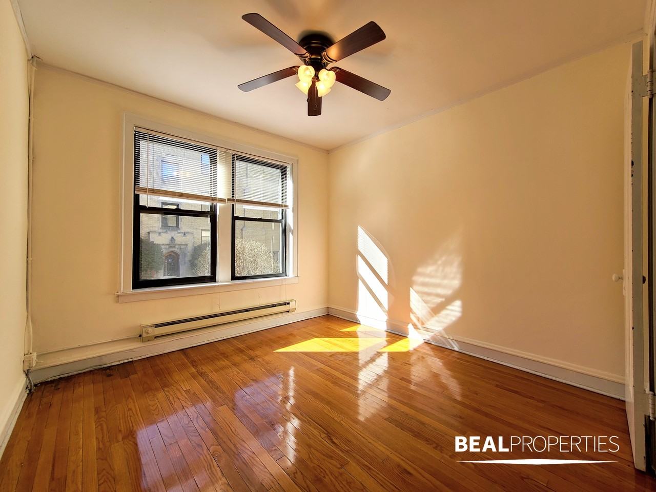 1125 W Oakdale Ave #1B1 - Photo 4 of 12