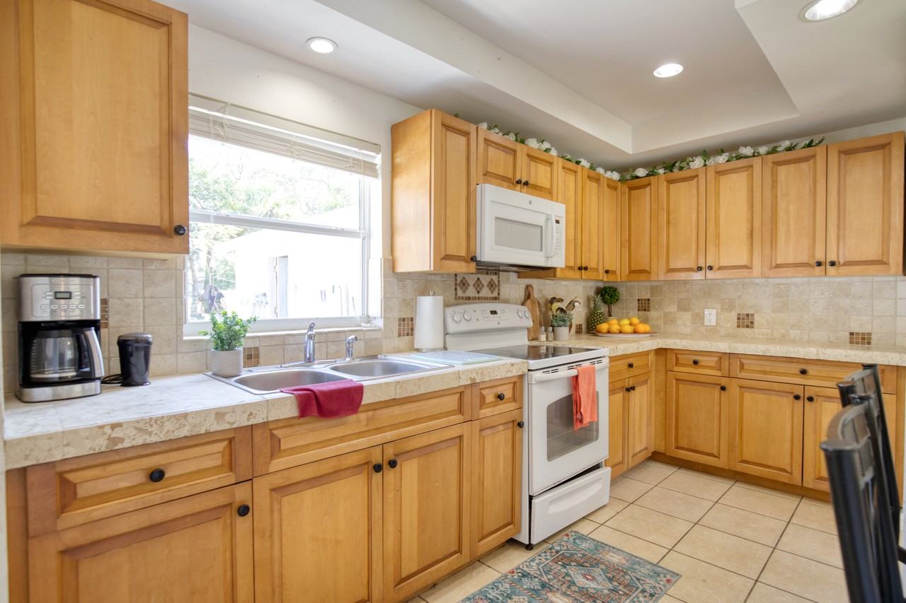 333 E Cornelius Cir #NA - Photo 3 of 25