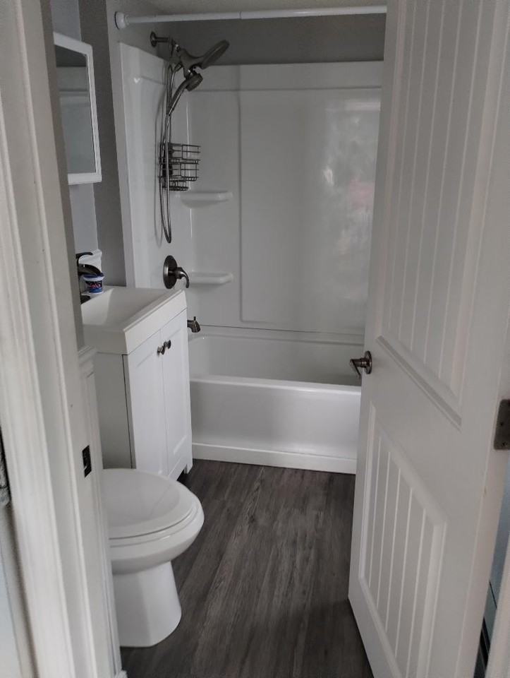 102 104 White St #102APT1 - Photo 3 of 4