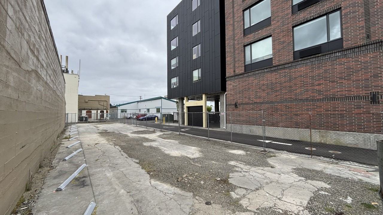 Market Flats Apartment Building - Photo 2 of 31