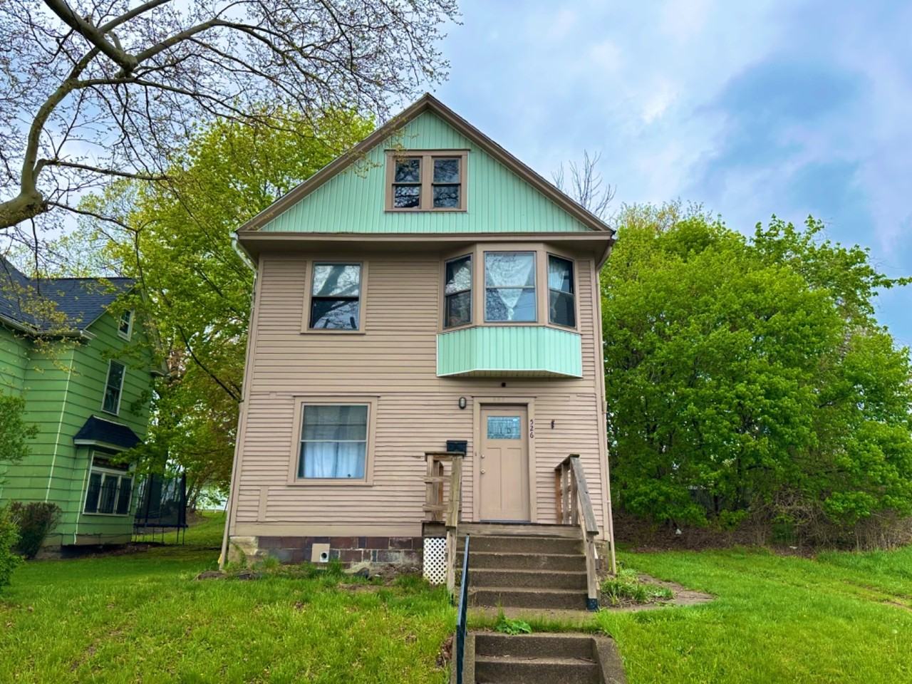 526 Lexington Ave - Photo 2 of 20