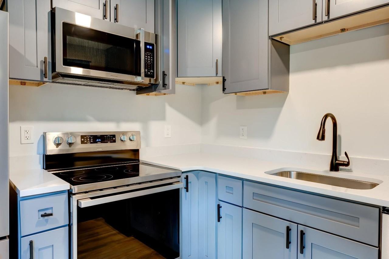 2436 Belvedere Ave Apartments - Photo 2 of 7