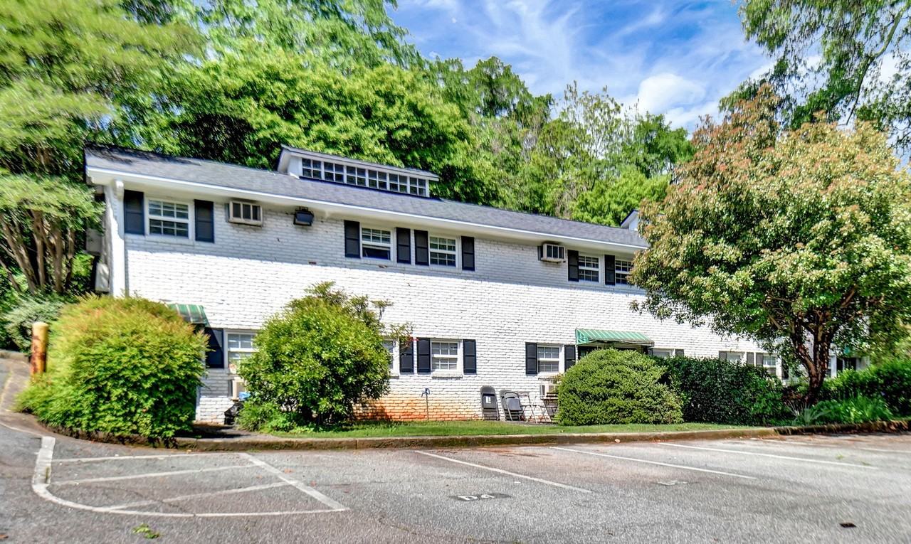 SeVille Apt. - Photo 3 of 11