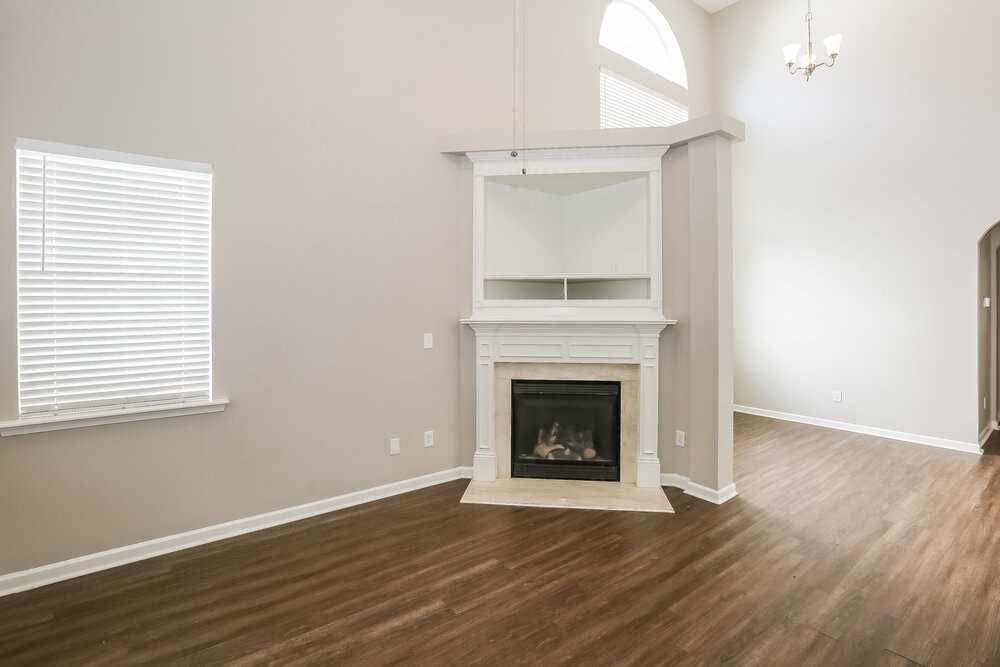 4712 Abercromby St - Photo 6 of 17