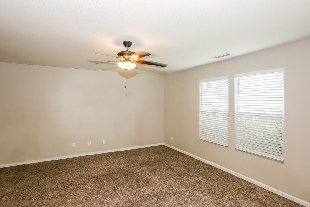 8817 Oak Dr Ne - Photo 6 of 17