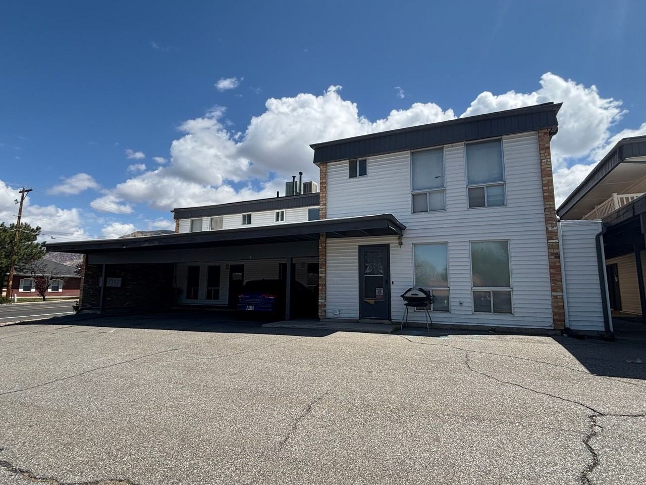 1165 Edgewood (12 Plex Cambridge Apartments) - Photo 2 of 22